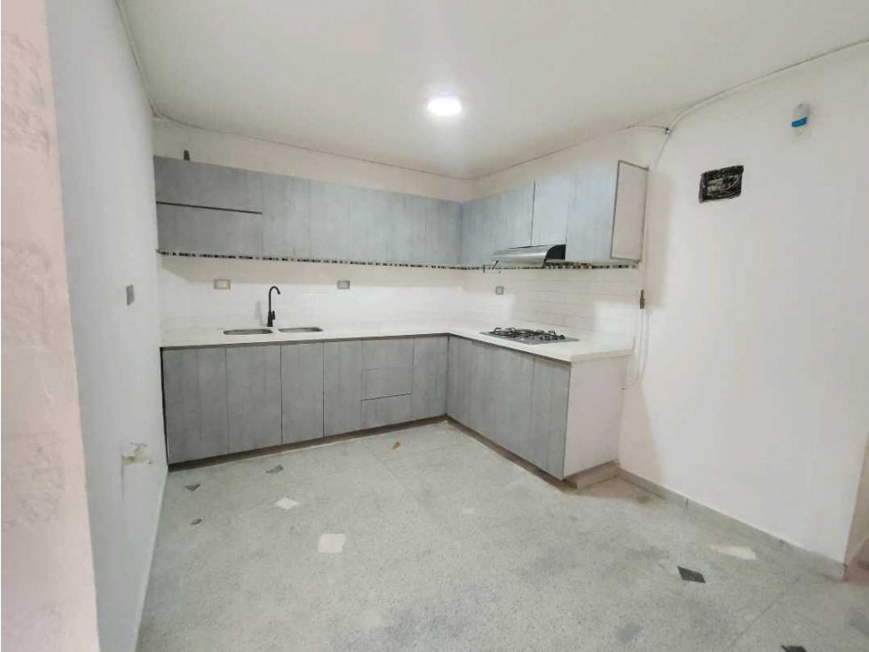 Casa en arriendo Antioquia Medellín El Salvador 225 m2 Habitaciones 4 Baños 2 Garajes 0 Precio $2800000