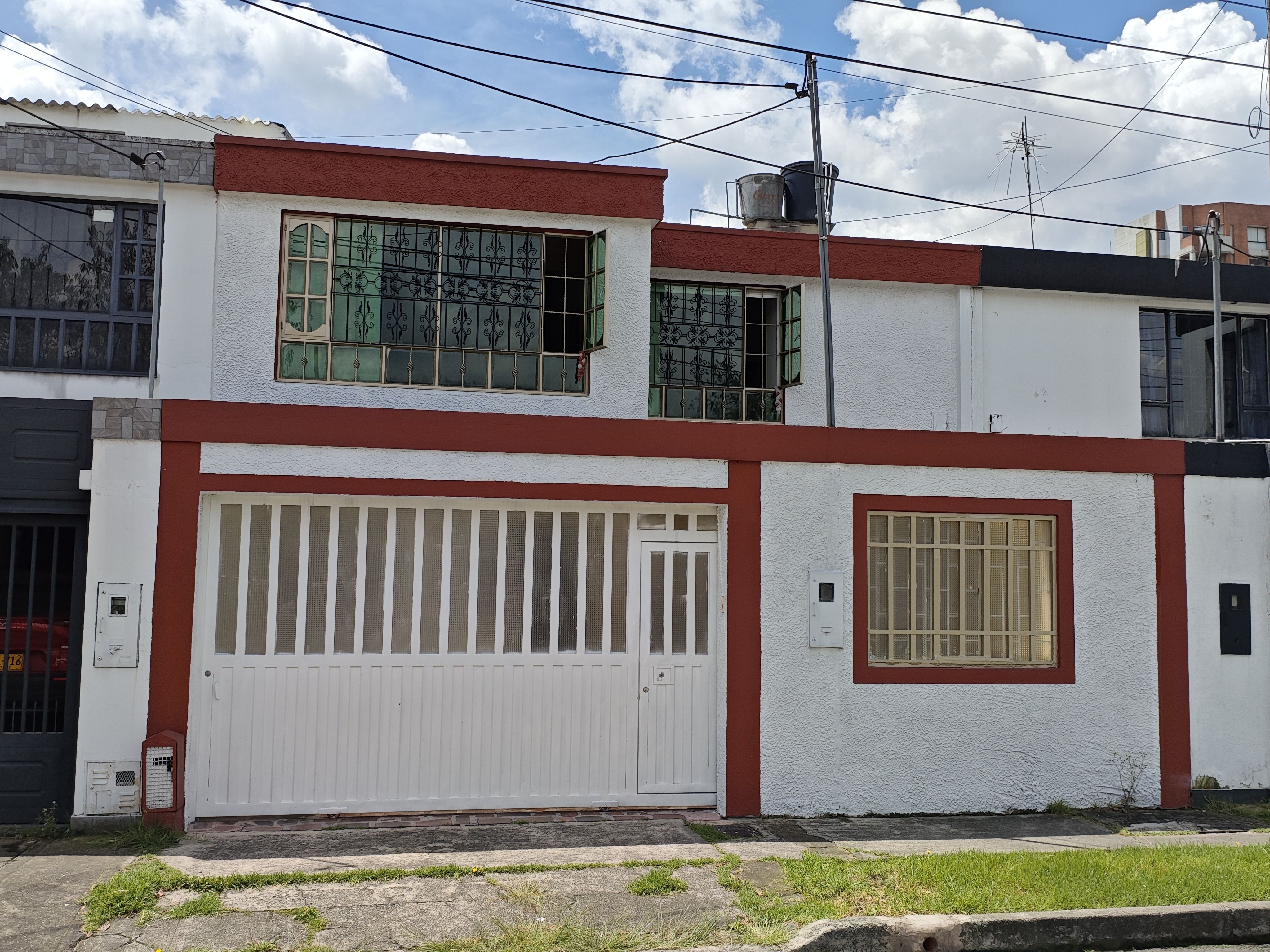 Casa en venta Cundinamarca Bogotá Pablo Vi 226 m2 Habitaciones 4 Baños 4 Garajes 2 Precio $1350000000