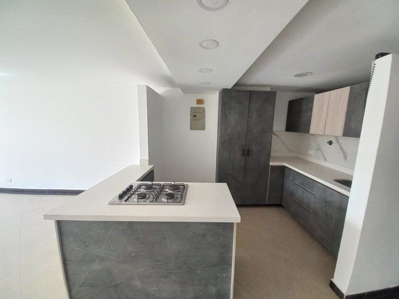 Apartamento en arriendo Antioquia Medellín La Castellana 98 m2 Habitaciones 3 Baños 3 Garajes 0 Precio $3400000