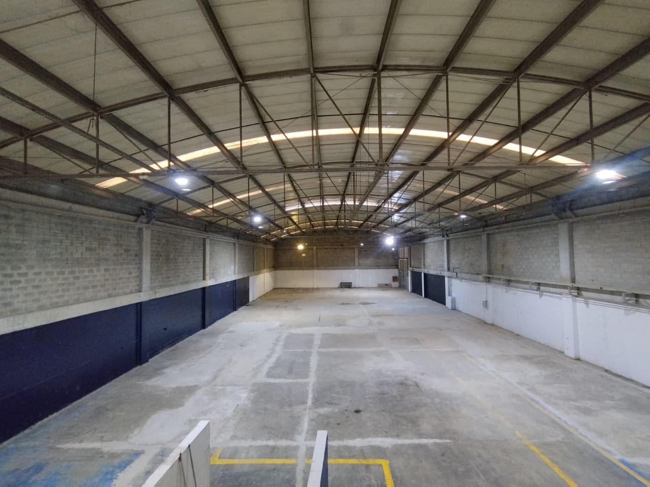 Bodega en arriendo Antioquia Itagüí San Gabriel 1304 m2 Habitaciones 0 Baños 5 Garajes 6 Precio $49550000