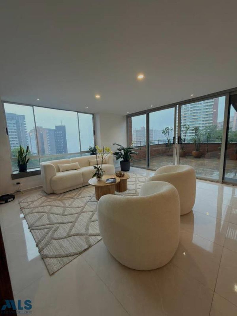 Apartamento en venta Antioquia Medellín Los Naranjos 210 m2 Habitaciones 3 Baños 4 Garajes 3 Precio $1695000000