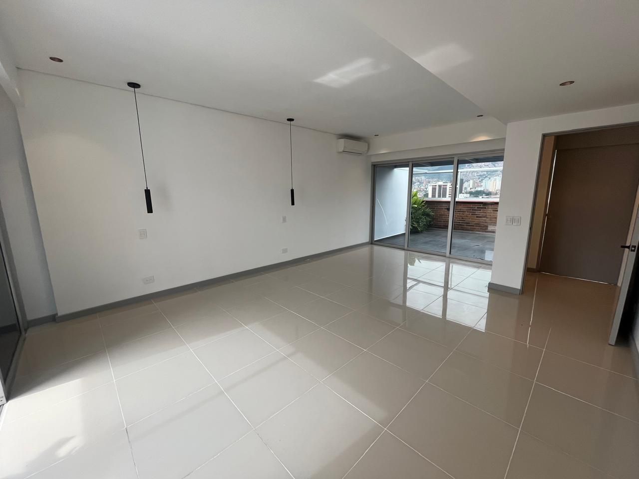 Apartamento en arriendo Antioquia Medellín Los Conquistadores 180 m2 Habitaciones 3 Baños 4 Garajes 1 Precio $7000000