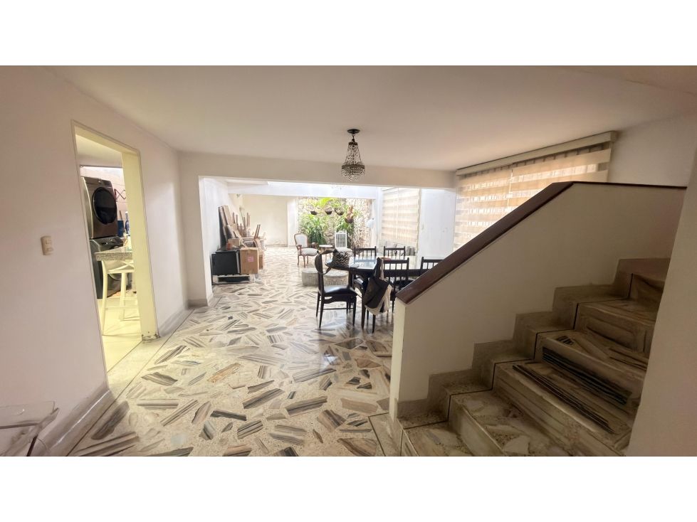 Casa en venta Valle Del Cauca Cali Urbanización La Flora 478 m2 Habitaciones 4 Baños 4 Garajes 5 Precio $699500000