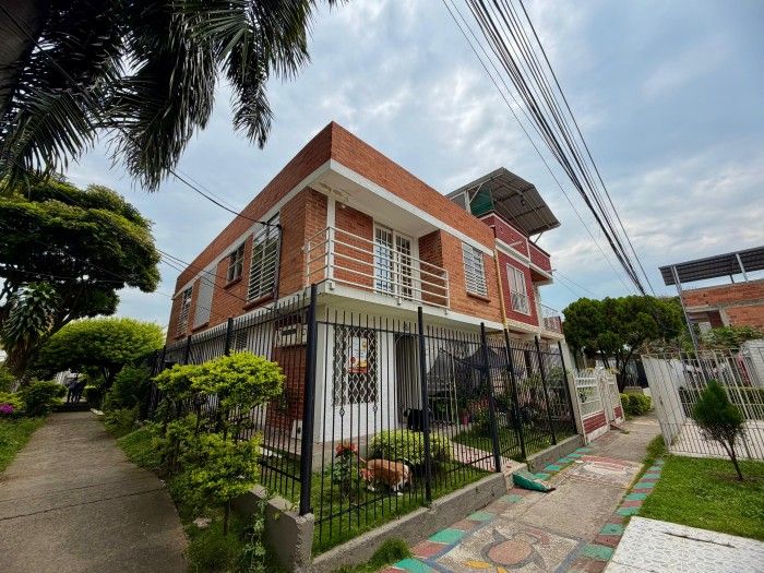 Apartaestudio en venta Valle Del Cauca Yumbo Portales De Comfandi 160 m2 Habitaciones 6 Baños 4 Garajes 0 Precio $445000000