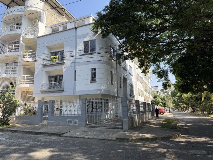 Edificio en venta Valle Del Cauca Cali El Ingenio 663 m2 Habitaciones 11 Baños 6 Garajes 2 Precio $2500000000