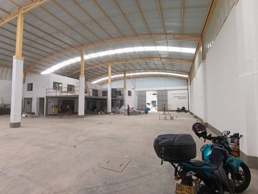 Bodega en arriendo Antioquia Itagüí Zona Industrial 1 950 m2 Habitaciones 0 Baños 4 Garajes 5 Precio $33000000