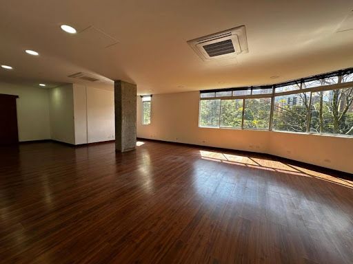 Oficina en arriendo Antioquia Medellín Los Balsos No1 120 m2 Habitaciones 0 Baños 2 Garajes 1 Precio $9790000