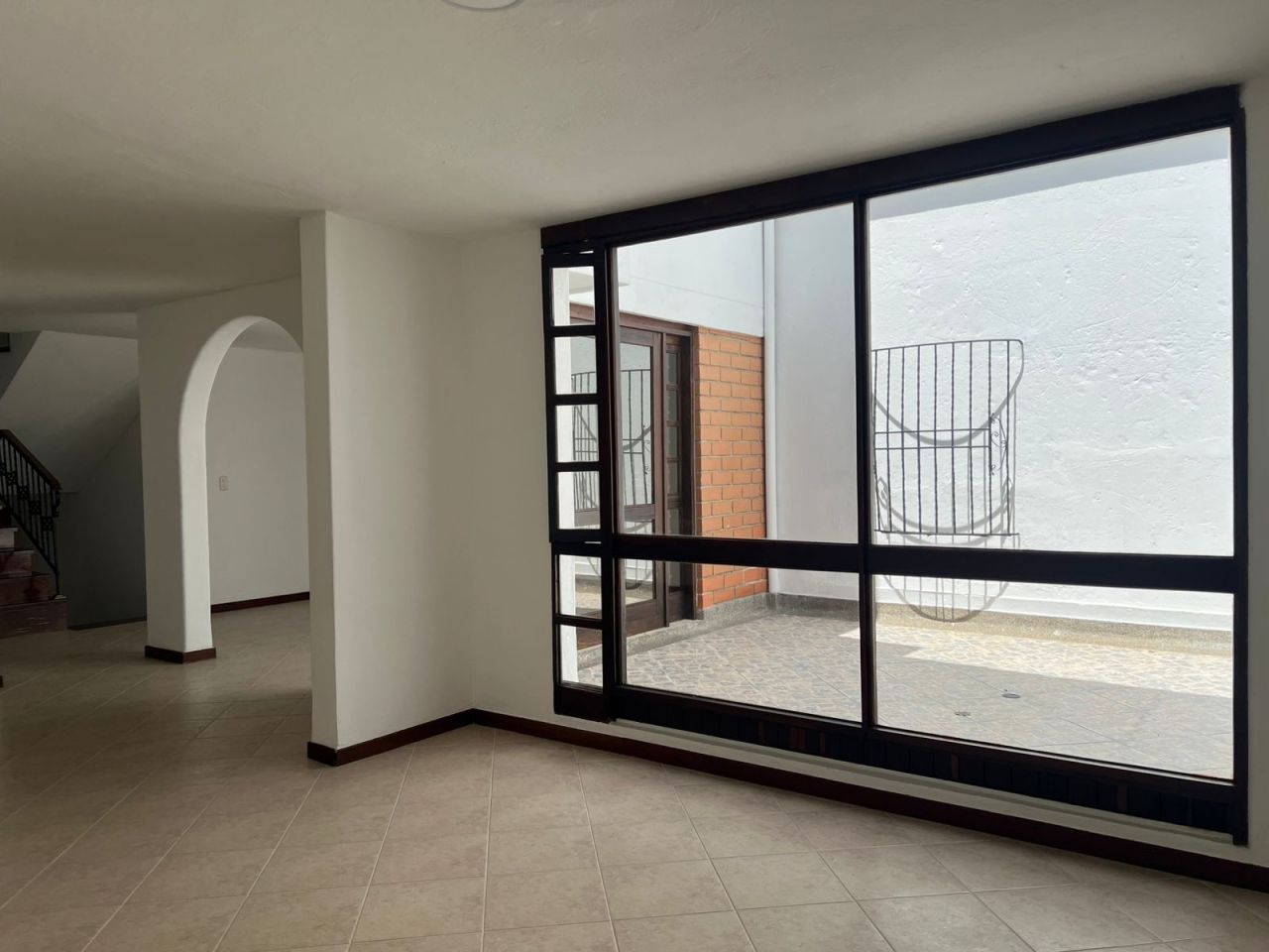 Casa en arriendo Antioquia Envigado La Mesa 230 m2 Habitaciones 3 Baños 3 Garajes 2 Precio $7300000