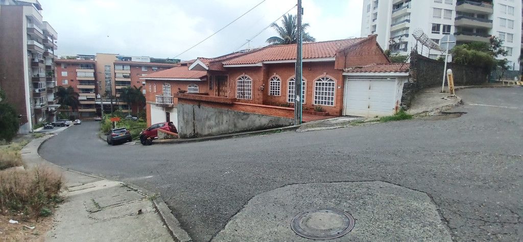 Casa en venta Valle Del Cauca Cali Bellavista 400 m2 Habitaciones 4 Baños 4 Garajes 6 Precio $2000000000