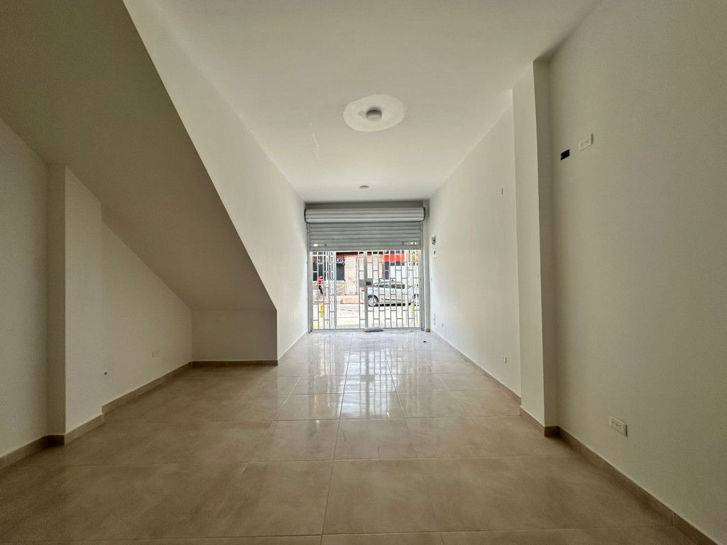 Local en arriendo Valle Del Cauca Cali Cristóbal Colón 30 m2 Habitaciones 0 Baños 1 Garajes 0 Precio $1200000
