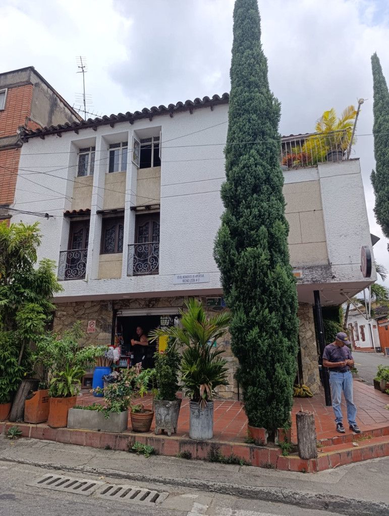 Apartamento en arriendo Valle Del Cauca Cali San Antonio 90 m2 Habitaciones 3 Baños 2 Garajes 0 Precio $1600000