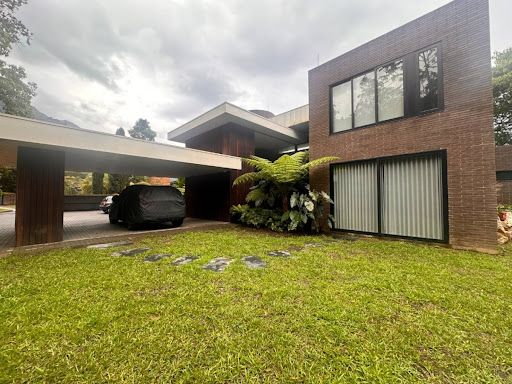 Casa en venta Antioquia Medellín Las Palmas 425 m2 Habitaciones 4 Baños 5 Garajes 10 Precio $9000000000