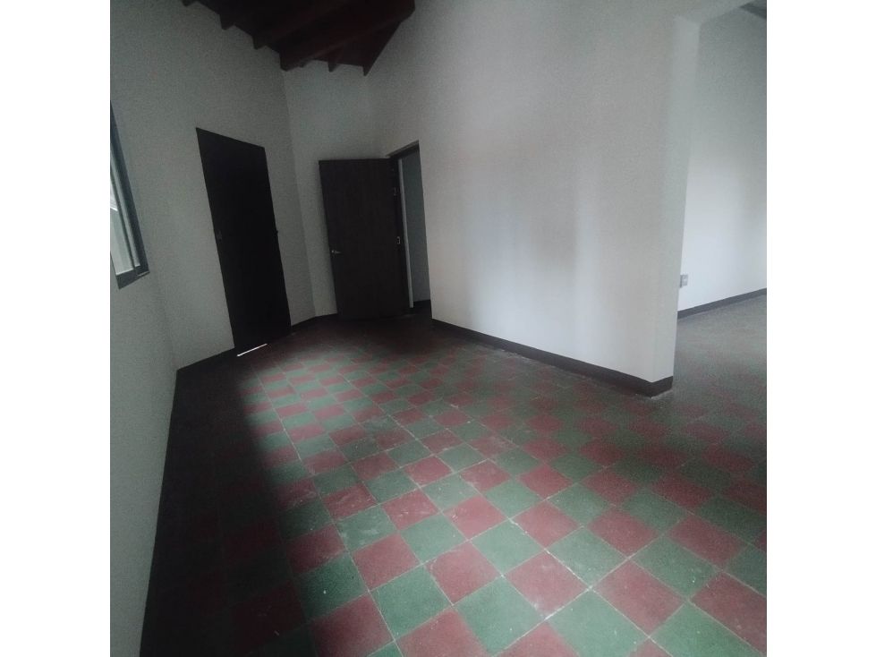 Casa en arriendo Antioquia Medellín Simon Bolivar 166 m2 Habitaciones 6 Baños 2 Garajes 0 Precio $3000000