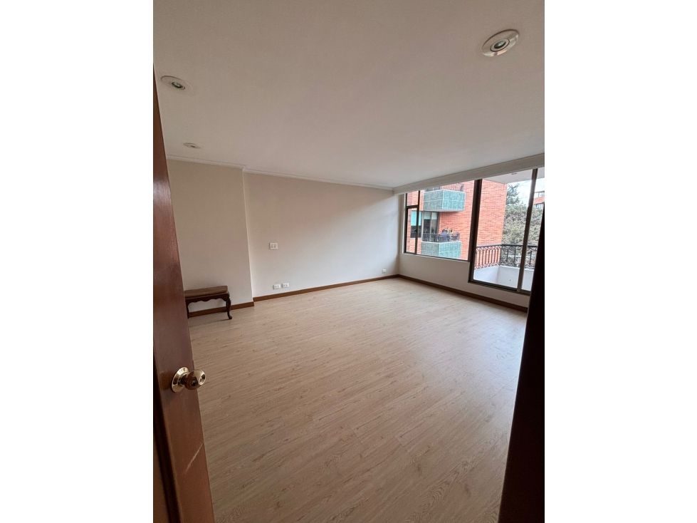 Apartamento en venta Cundinamarca Bogotá La Carolina 270 m2 Habitaciones 4 Baños 4 Garajes 3 Precio $2000000000