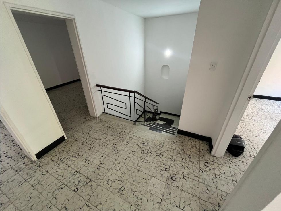 Casa en arriendo Antioquia Medellín La Castellana 180 m2 Habitaciones 5 Baños 2 Garajes 0 Precio $5500000