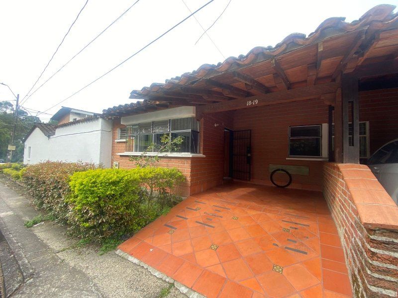 Casa en venta Antioquia Rionegro San Antonio 185 m2 Habitaciones 5 Baños 3 Garajes 1 Precio $750000000