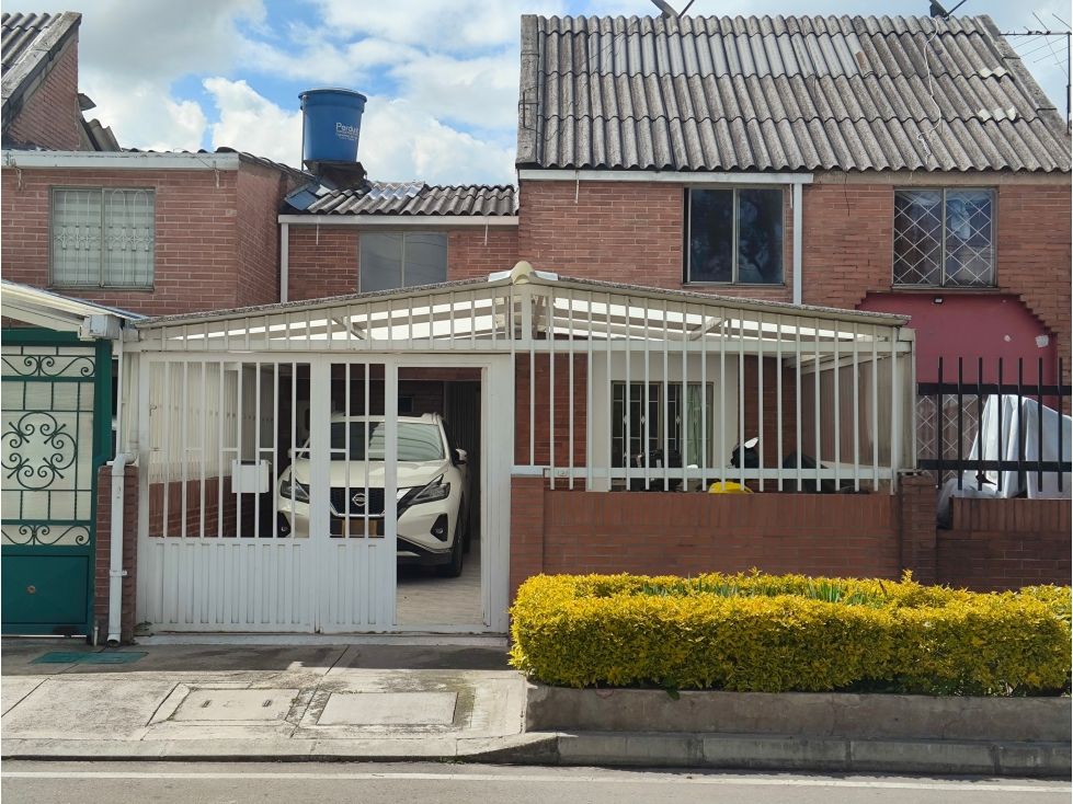 Casa en arriendo Cundinamarca Bogotá Ub Ciudadela Colsubsidio 180 m2 Habitaciones 3 Baños 2 Garajes 2 Precio $3500000
