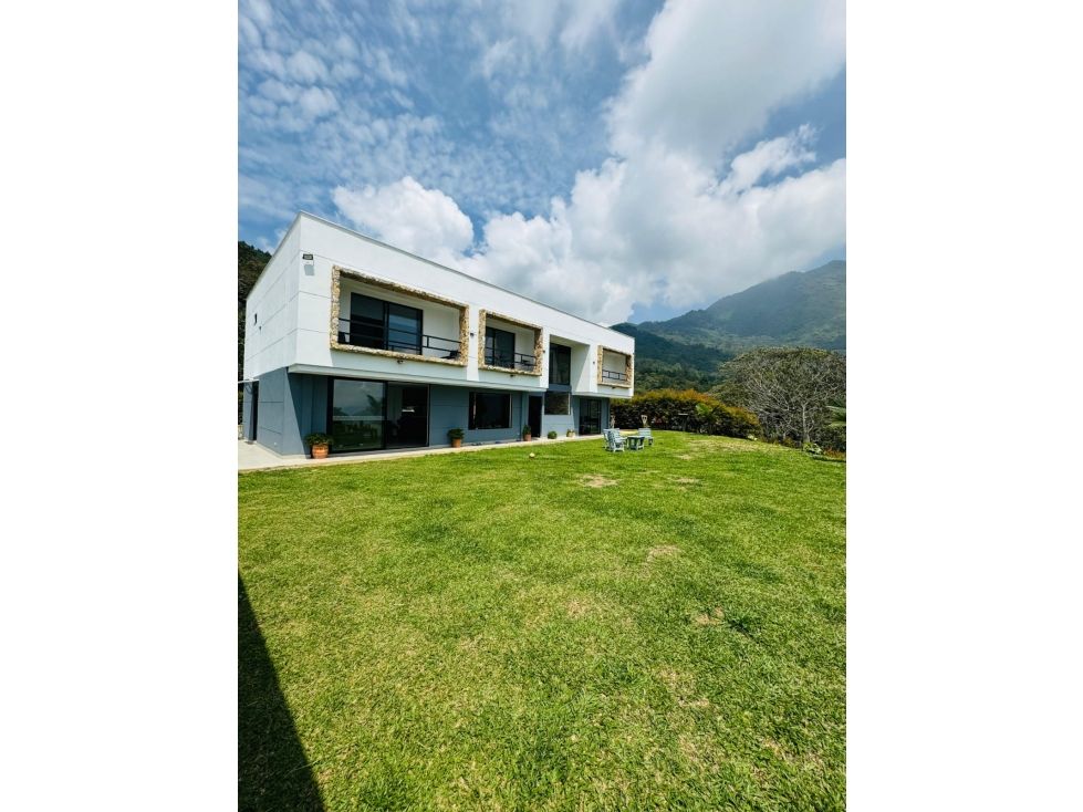 Casa en venta Antioquia Bello Asd 394 m2 Habitaciones 4 Baños 5 Garajes 2 Precio $1700000000