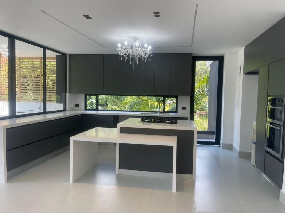 Casa en venta Antioquia Medellín El Tesoro 441 m2 Habitaciones 4 Baños 4 Garajes 1 Precio $3700000000