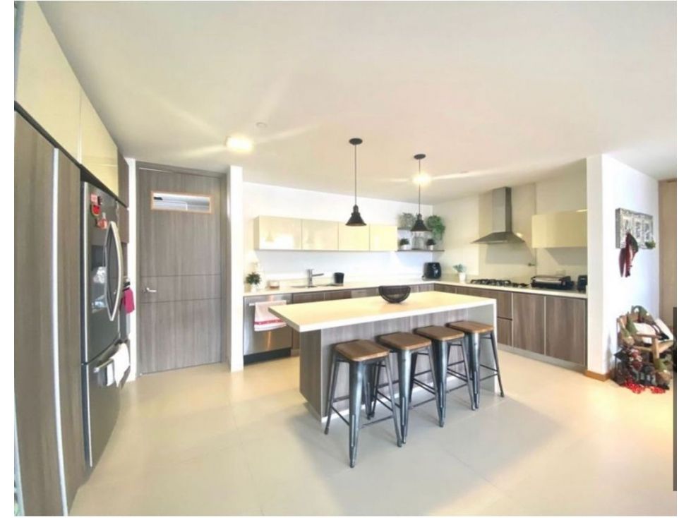 Apartamento en venta Antioquia Envigado Los Naranjos 184 m2 Habitaciones 4 Baños 4 Garajes 3 Precio $1700000000