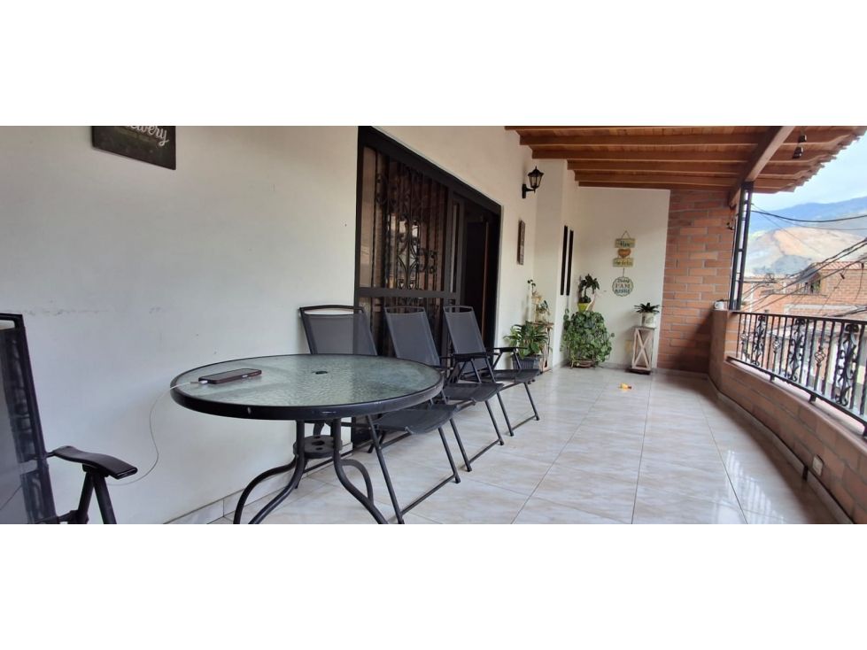 Casa en venta Antioquia Bello La Cabaña 194 m2 Habitaciones 3 Baños 4 Garajes 1 Precio $625000000