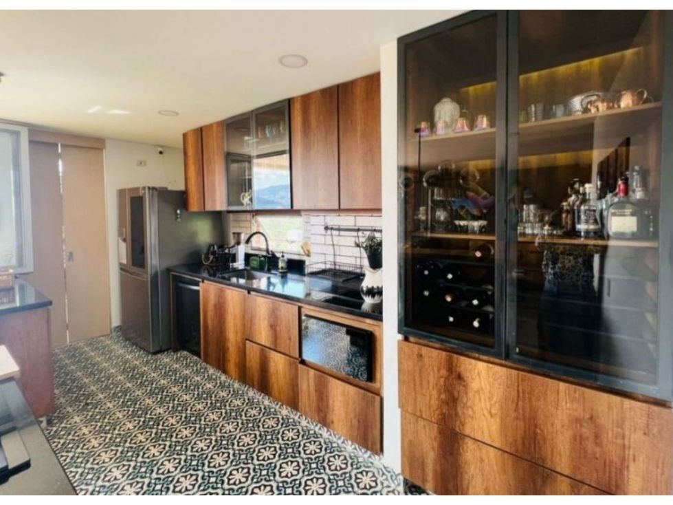 Apartamento en venta Antioquia Envigado Obrero 110 m2 Habitaciones 3 Baños 3 Garajes 2 Precio $979000000
