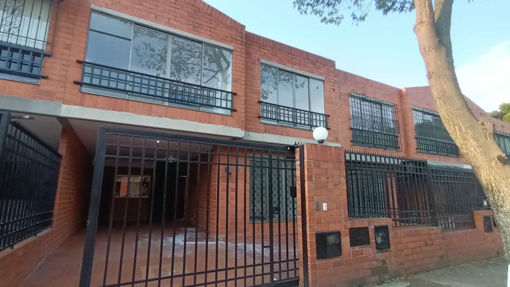 Casa en arriendo Valle Del Cauca Cali Urbanización San Joaquín 146 m2 Habitaciones 5 Baños 4 Garajes 3 Precio $4200000