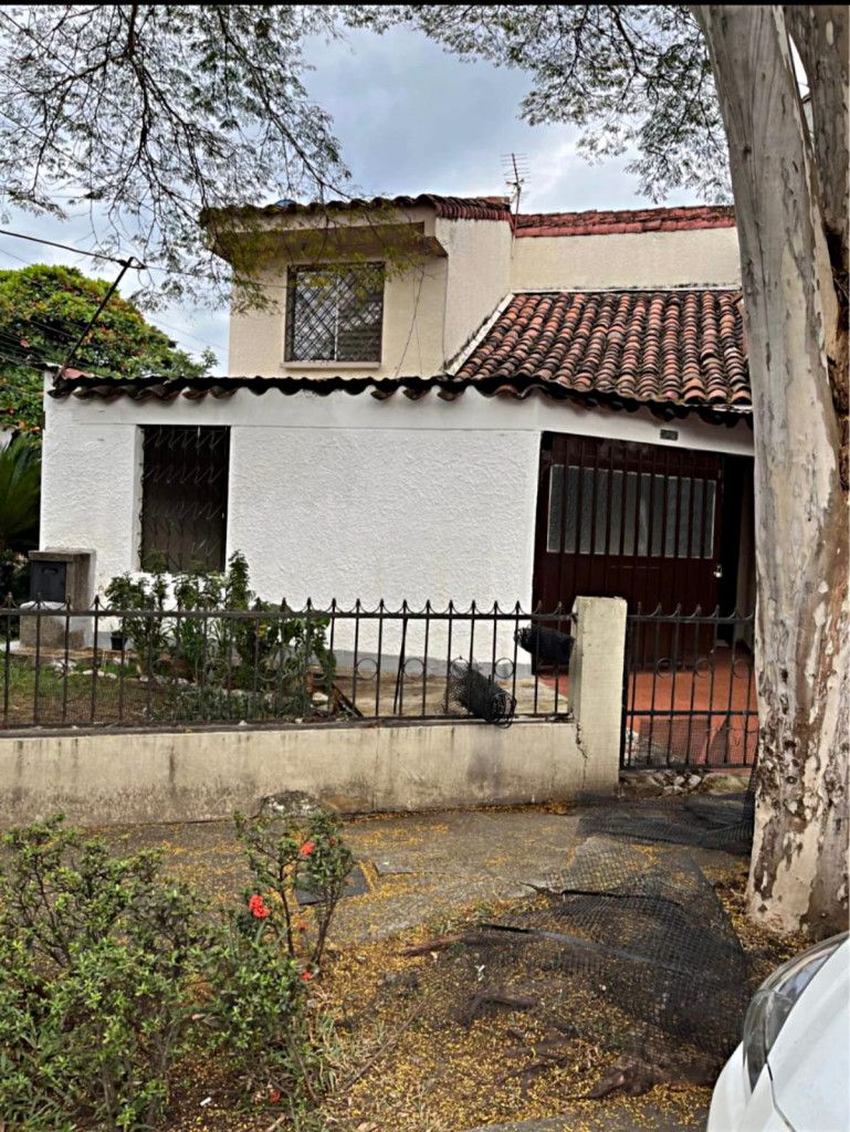 Casa en venta Valle Del Cauca Cali Nueva Tequendama 250 m2 Habitaciones 5 Baños 4 Garajes 1 Precio $680000000