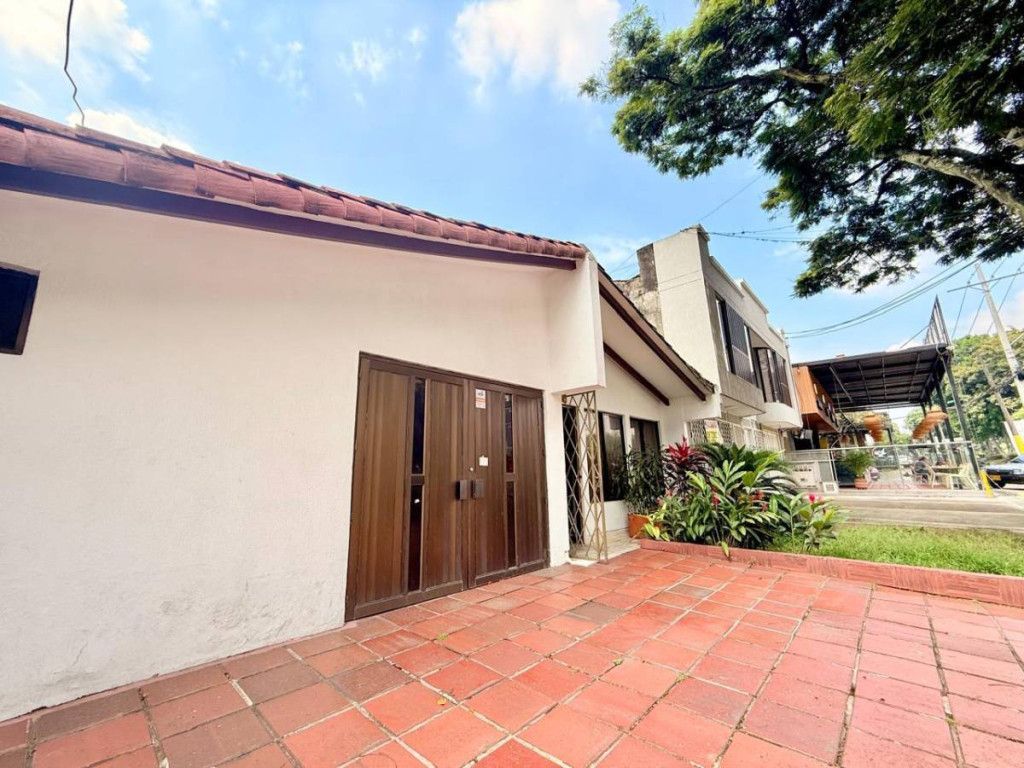 Casa en venta Valle Del Cauca Cali Calima 285 m2 Habitaciones 5 Baños 3 Garajes 1 Precio $698000000