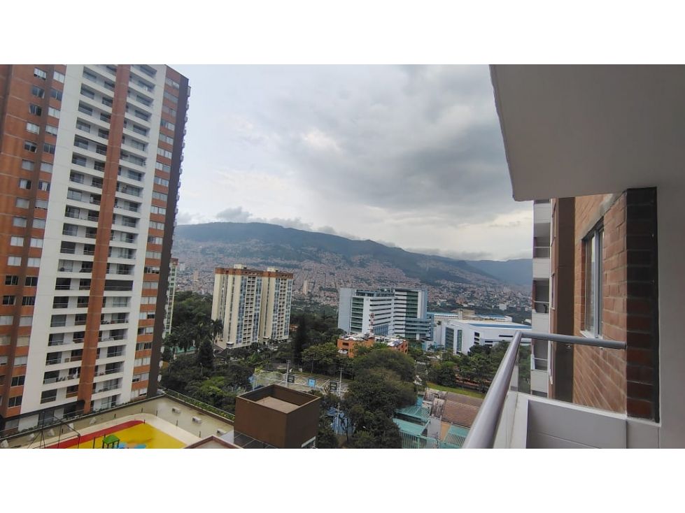 Apartamento en arriendo Antioquia Medellín Altamira 62 m2 Habitaciones 2 Baños 3 Garajes 1 Precio $3000000