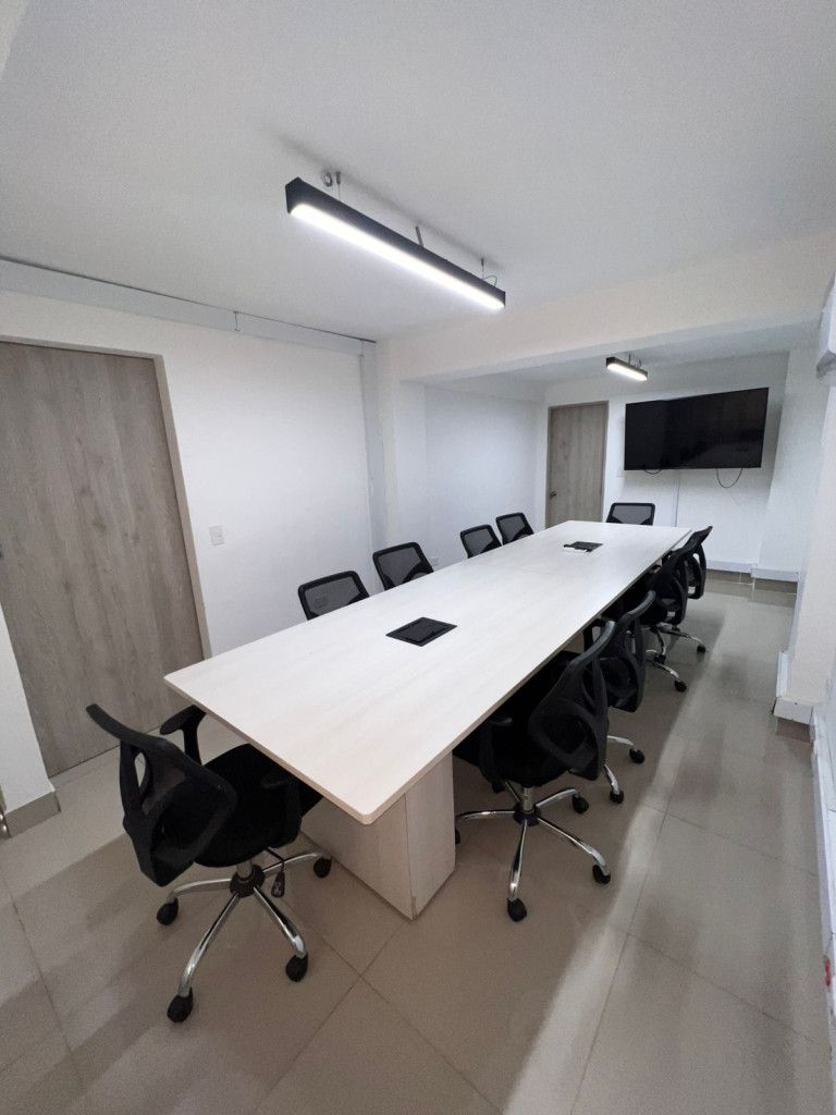 Edificio en venta Valle Del Cauca Cali El Ingenio 450 m2 Habitaciones 0 Baños 6 Garajes 4 Precio $1550000000