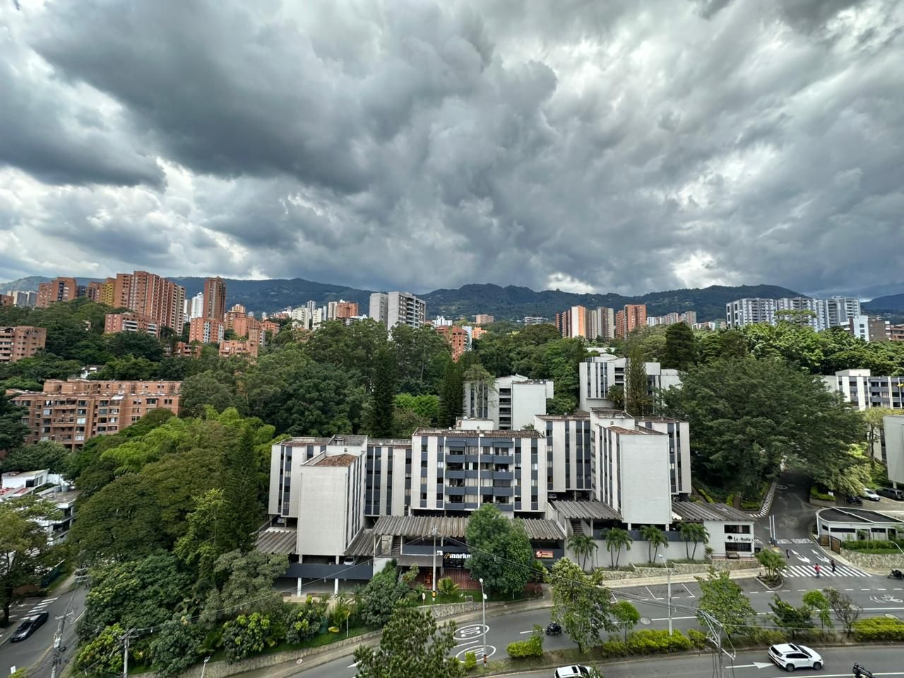 Apartamento en arriendo Antioquia Envigado Los Naranjos 90 m2 Habitaciones 3 Baños 3 Garajes 1 Precio $5100000