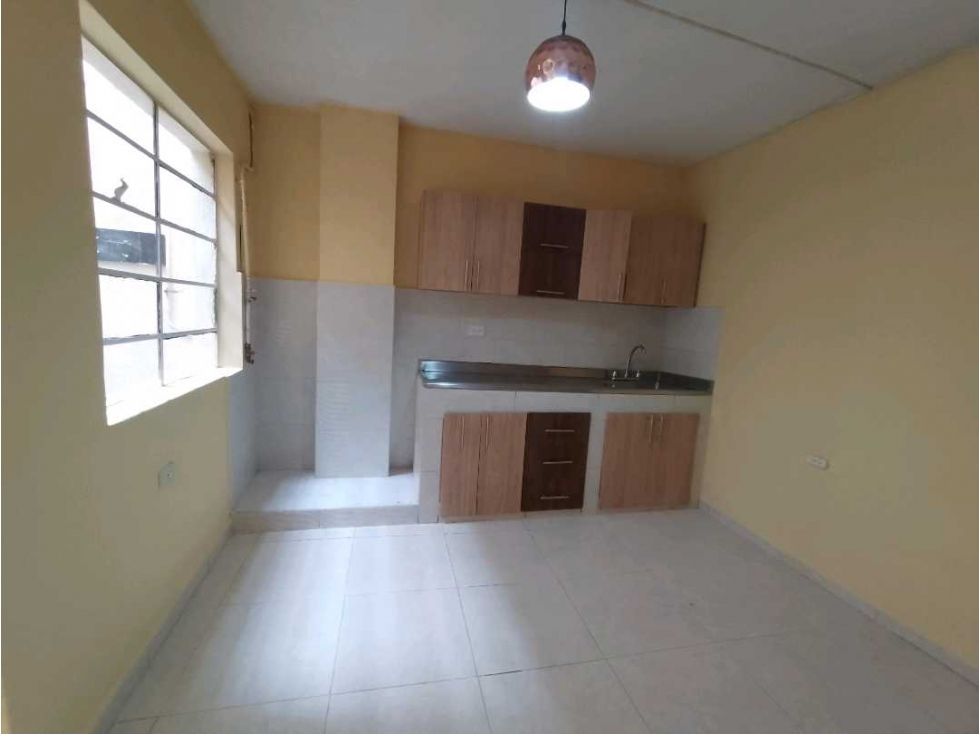 Apartamento en arriendo Antioquia Medellín Berlin 110 m2 Habitaciones 5 Baños 2 Garajes 0 Precio $2000000