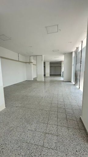 Local en arriendo o venta Santander Floridablanca Ub Club House Ii 220 m2 Habitaciones 0 Baños 1 Garajes 0 Precio venta $1700000000 Precio arriendo $10250000
