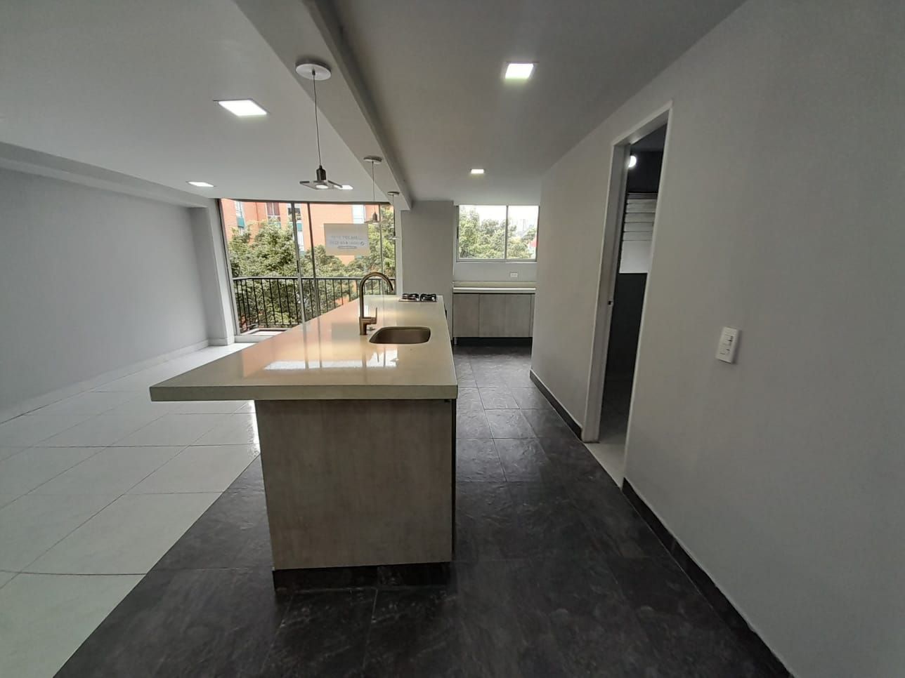 Apartamento en arriendo Antioquia Medellín La Aguacatala 94 m2 Habitaciones 2 Baños 2 Garajes 1 Precio $3890000