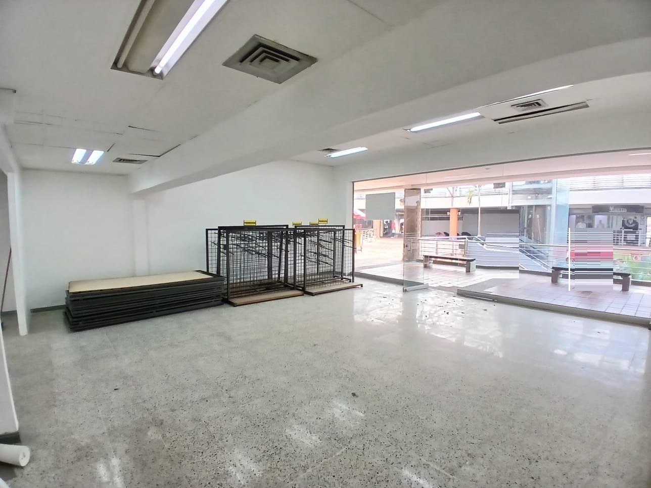Local en arriendo Antioquia Itagüí Santa Maria Et Iii 80 m2 Habitaciones 0 Baños 2 Garajes 0 Precio $3900000