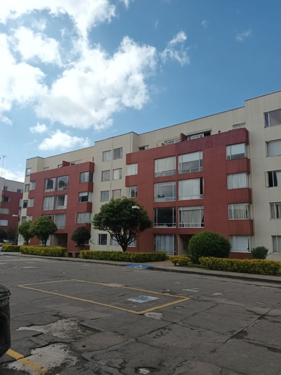 Apartamento en venta Cundinamarca Bogotá El Moral 66 m2 Habitaciones 3 Baños 2 Garajes 1 Precio $370000000