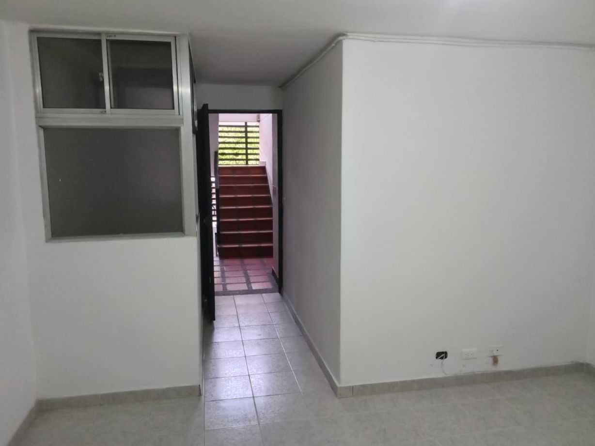 Apartamento en arriendo Antioquia Medellín Castilla 80 m2 Habitaciones 2 Baños 2 Garajes 0 Precio $1700000