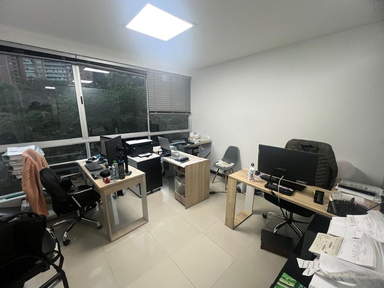 Oficina en venta Antioquia Medellín Patio Bonito 32 m2 Habitaciones 0 Baños 1 Garajes 1 Precio $460000000