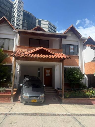 Casa en arriendo Santander Floridablanca Cr Alamos 150 m2 Habitaciones 3 Baños 4 Garajes 1 Precio $4525000