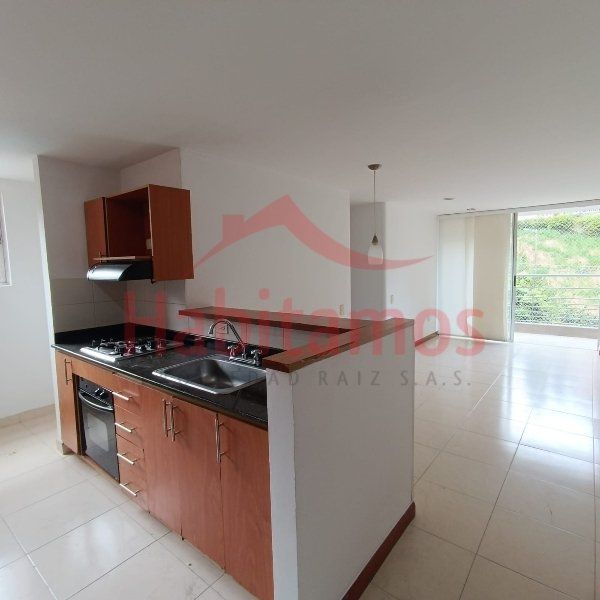 Apartamento en arriendo Antioquia Envigado El Esmeraldal 75 m2 Habitaciones 3 Baños 2 Garajes 1 Precio $3700000