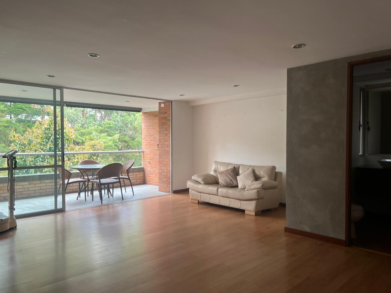 Apartamento en arriendo Antioquia Envigado Zúñiga 120 m2 Habitaciones 3 Baños 4 Garajes 2 Precio $7150000