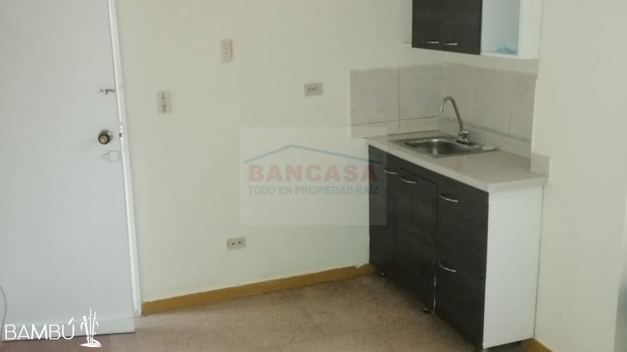 Apartaestudio en arriendo Antioquia Medellín La Candelaria 13 m2 Habitaciones 0 Baños 1 Garajes 0 Precio $650000