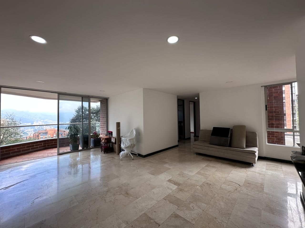 Apartamento en arriendo Antioquia Medellín Los Balsos No 2 107 m2 Habitaciones 3 Baños 2 Garajes 2 Precio $5200000