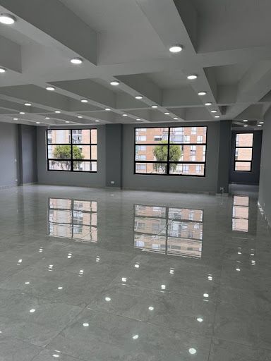 Edificio en arriendo Cundinamarca Bogotá Niza 700 m2 Habitaciones 0 Baños 8 Garajes 7 Precio $42000000