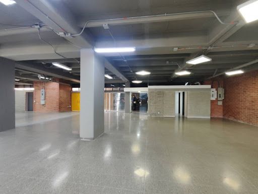 Oficina en arriendo Antioquia Medellín Shellmar 234 m2 Habitaciones 0 Baños 2 Garajes 3 Precio $19053000