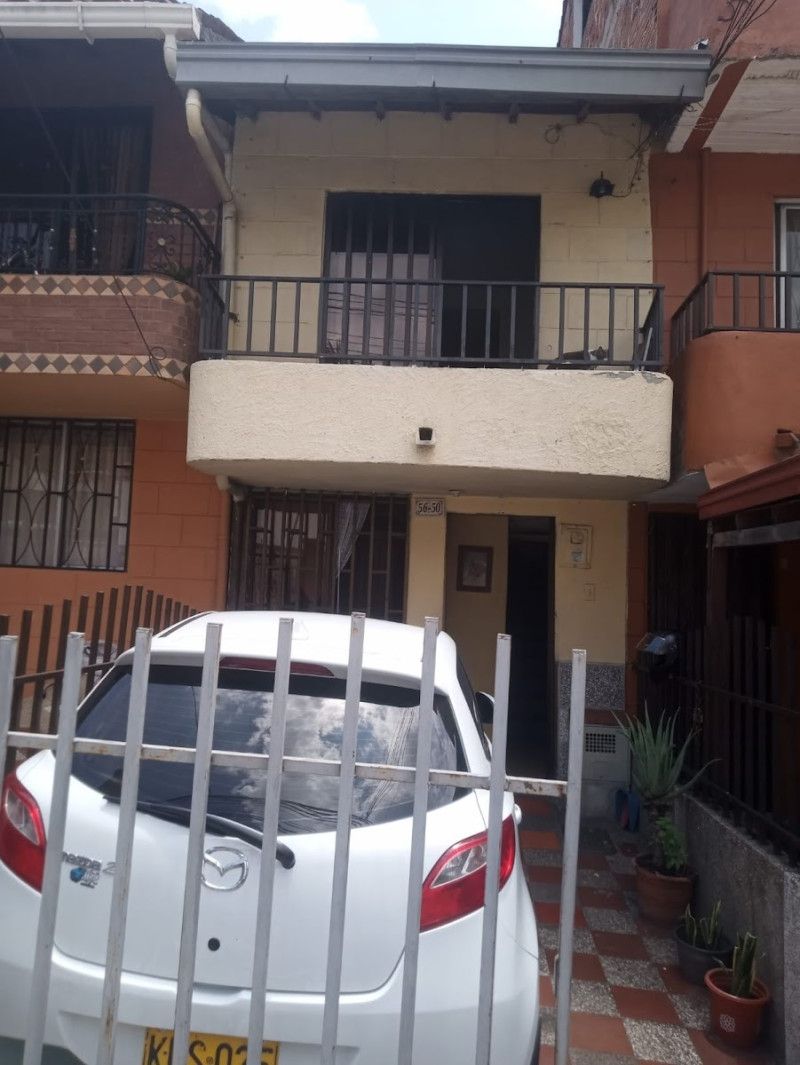 Casa en venta Antioquia Medellín Perpetuo Socorro 67 m2 Habitaciones 3 Baños 2 Garajes 1 Precio $360000000