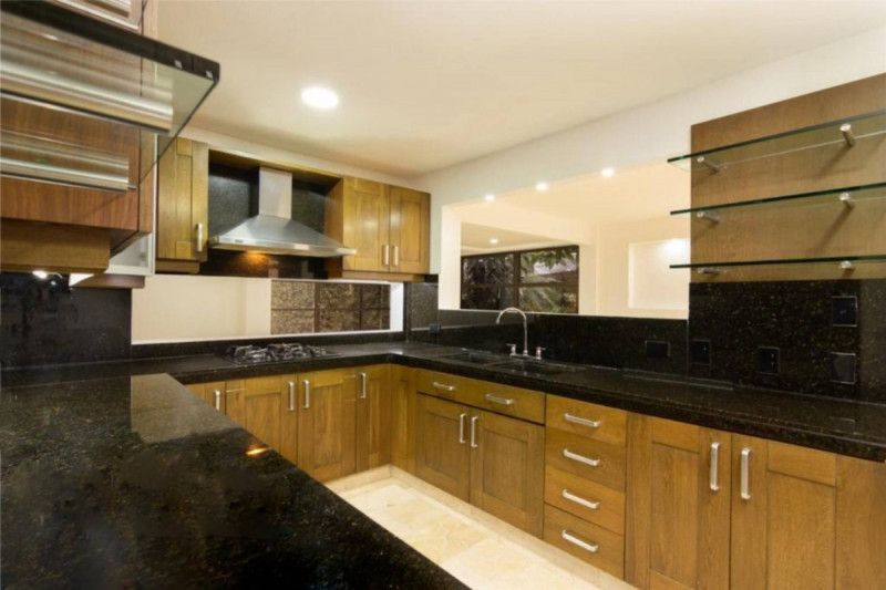 Casa en arriendo Antioquia Medellín Alejandria 360 m2 Habitaciones 5 Baños 5 Garajes 4 Precio $11000000