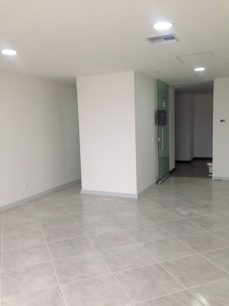 Oficina en venta Antioquia Envigado Las Casitas 37 m2 Habitaciones 0 Baños 1 Garajes 1 Precio $315000000