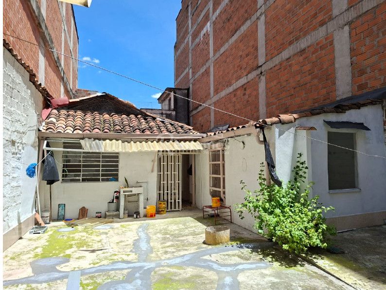 Casa en venta Antioquia Envigado Zona Centro 340 m2 Habitaciones 2 Baños 2 Garajes 0 Precio $3400000000
